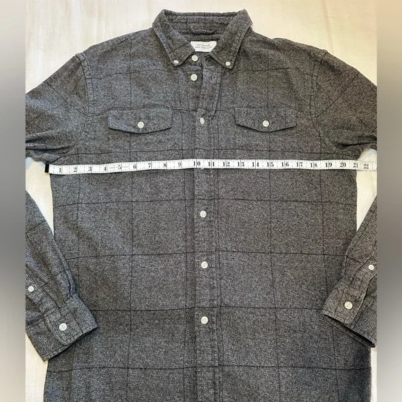 Saturday’s NYC Men’s Button Up Flannel Shirt